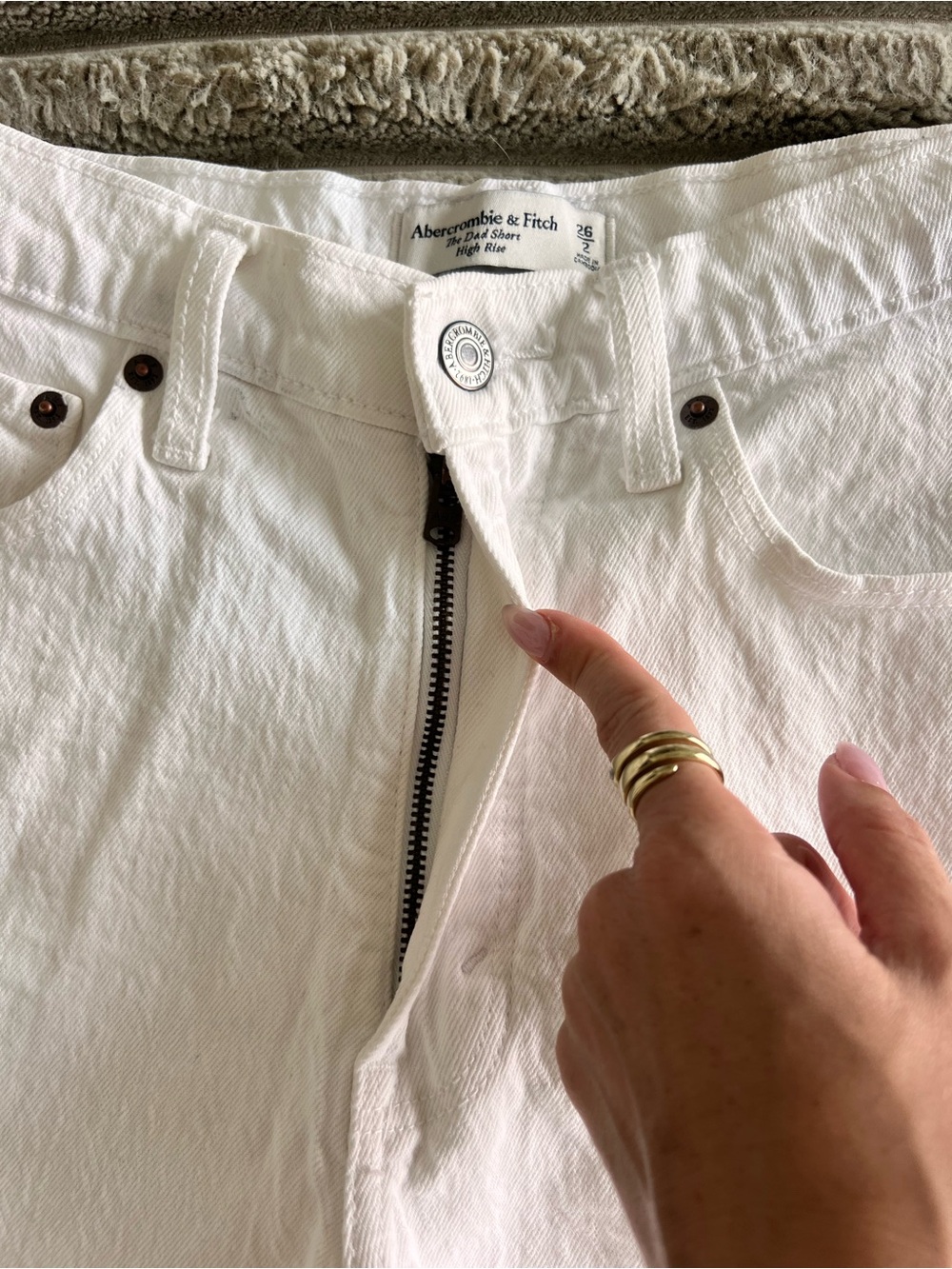 Abercrombie & Fitch Curve Love The Dad Short High Rise White Size 26/2 - Picture 4 of 7